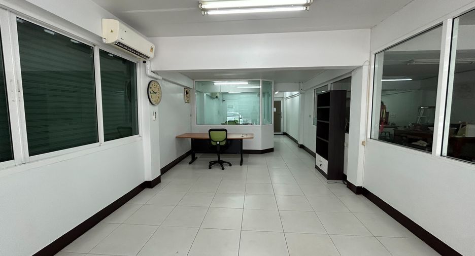Oficina en alquiler de 1 habitaciones en Bang Khae, Bangkok