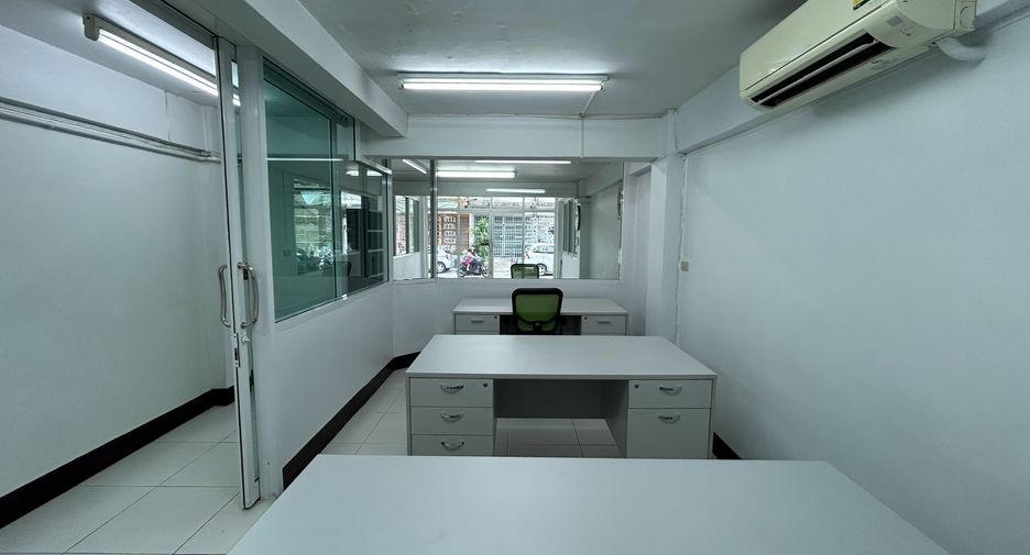 Oficina en alquiler de 1 habitaciones en Bang Khae, Bangkok