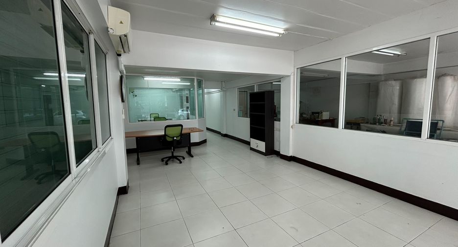Oficina en alquiler de 1 habitaciones en Bang Khae, Bangkok