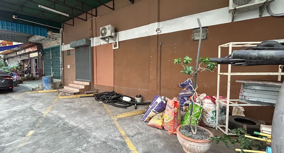 Oficina en alquiler de 1 habitaciones en Bang Khae, Bangkok