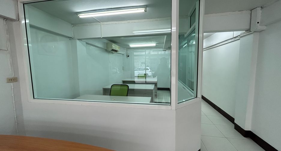 Oficina en alquiler de 1 habitaciones en Bang Khae, Bangkok