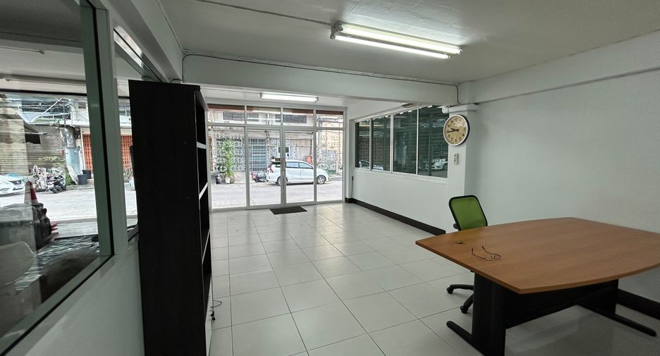 Oficina en alquiler de 1 habitaciones en Bang Khae, Bangkok