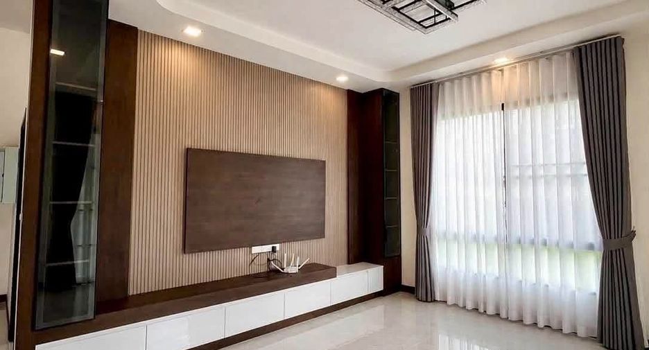 Haus zum Kauf mit 4 Zimmer in Mueang Chiang Mai, Chiang Mai