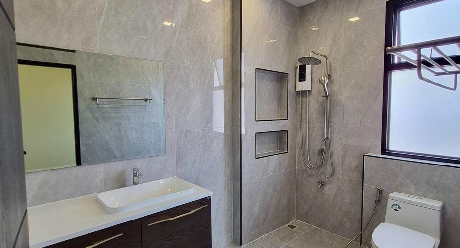 Haus zum Kauf mit 4 Zimmer in Mueang Chiang Mai, Chiang Mai