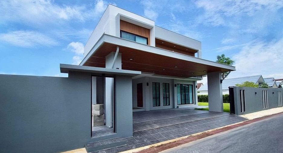 Haus zum Kauf mit 4 Zimmer in Mueang Chiang Mai, Chiang Mai