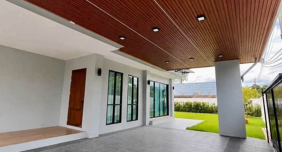 Haus zum Kauf mit 4 Zimmer in Mueang Chiang Mai, Chiang Mai