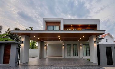 Haus zum Kauf mit 4 Zimmer in Mueang Chiang Mai, Chiang Mai