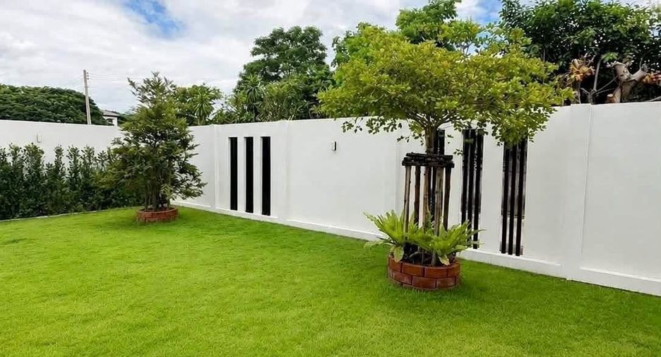 Haus zum Kauf mit 4 Zimmer in Mueang Chiang Mai, Chiang Mai