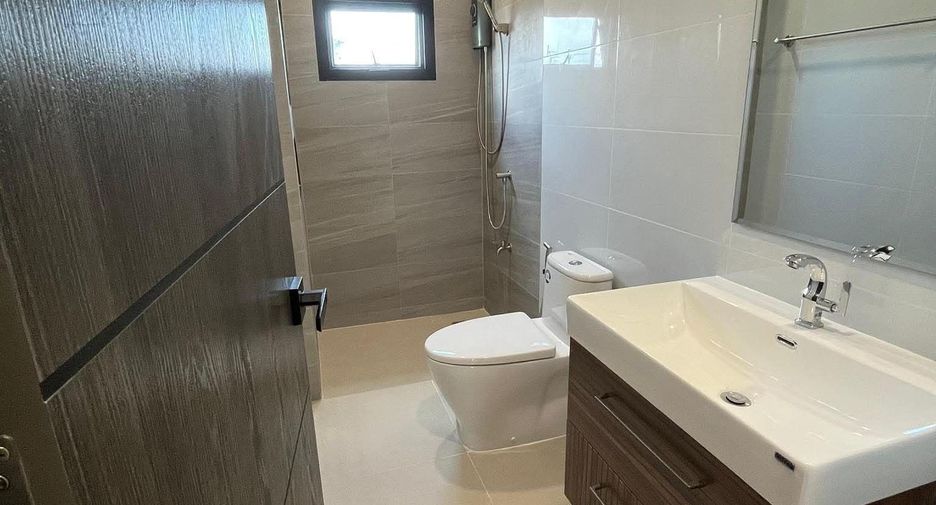 Haus zum Kauf mit 4 Zimmer in Mueang Chiang Mai, Chiang Mai