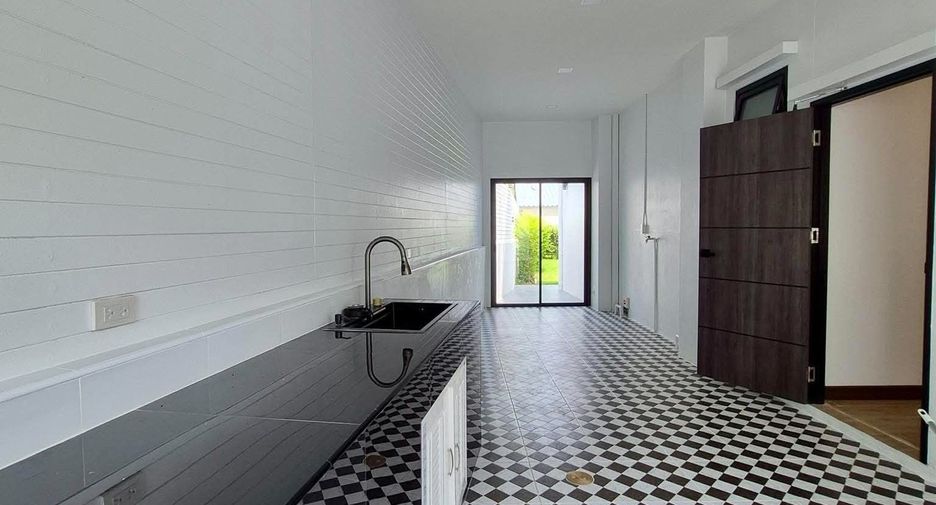Haus zum Kauf mit 4 Zimmer in Mueang Chiang Mai, Chiang Mai