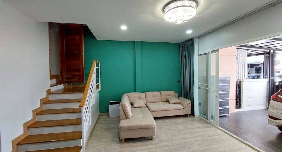 For rent 3 bedrooms townhouse in Rat Burana, Bangkok