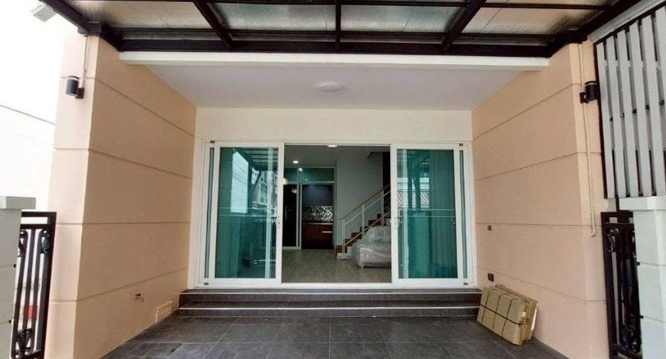 For rent 3 bedrooms townhouse in Rat Burana, Bangkok