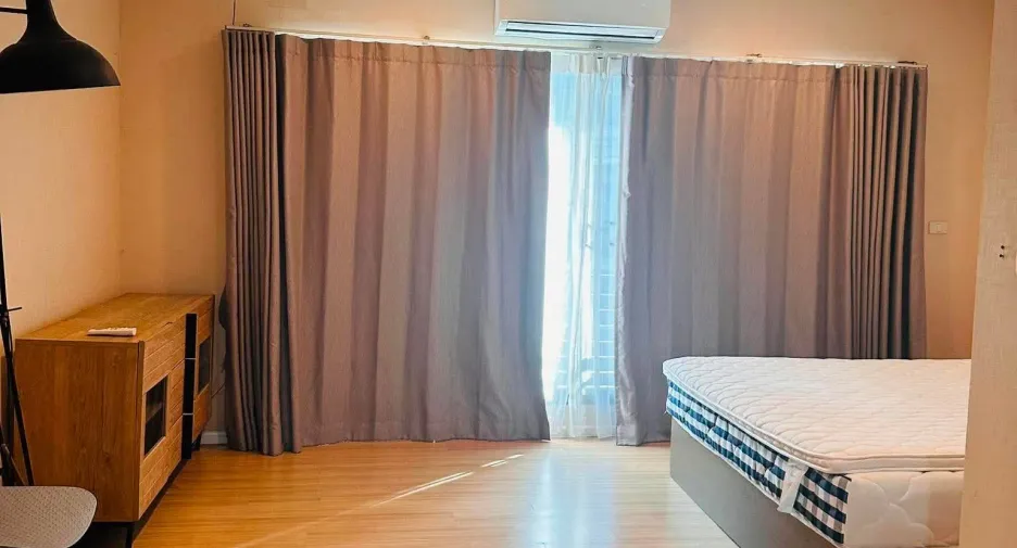 À vendre et à louer 3 chambres maison de ville à Bang Kapi, Bangkok