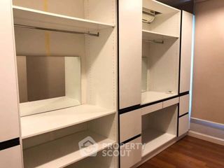 For sale 2 bedrooms condo in Huai Khwang, Bangkok