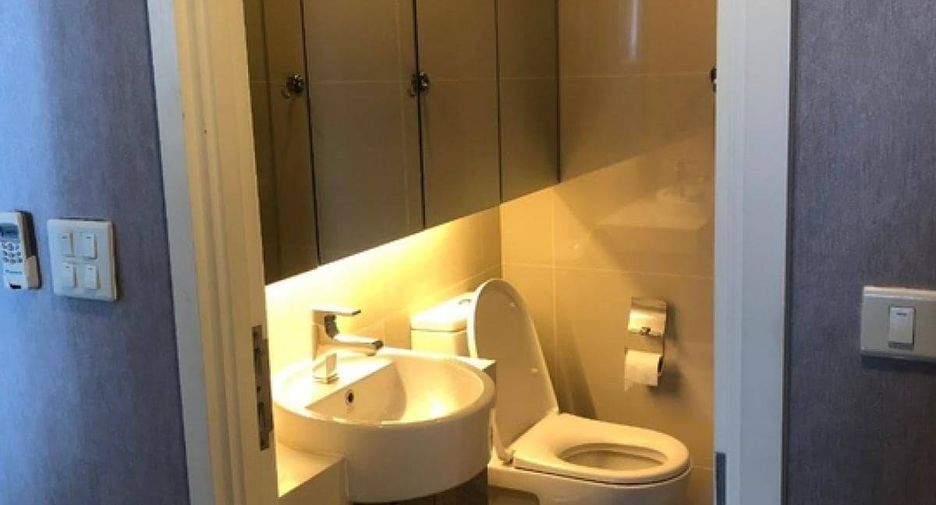 Condo en venta de 2 habitaciones en Yan Nawa, Bangkok