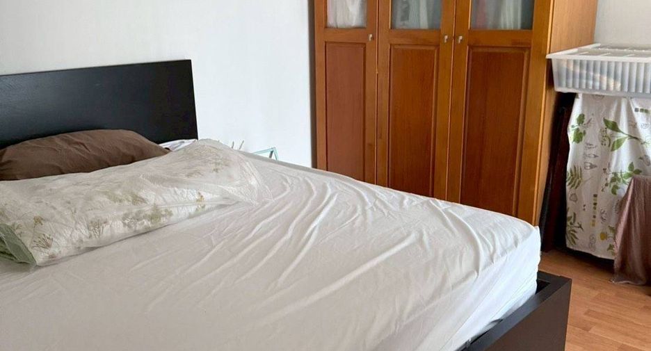 For rent 2 bedrooms condo in Sathon, Bangkok