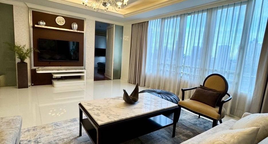 À louer 4 chambres condo à Watthana, Bangkok