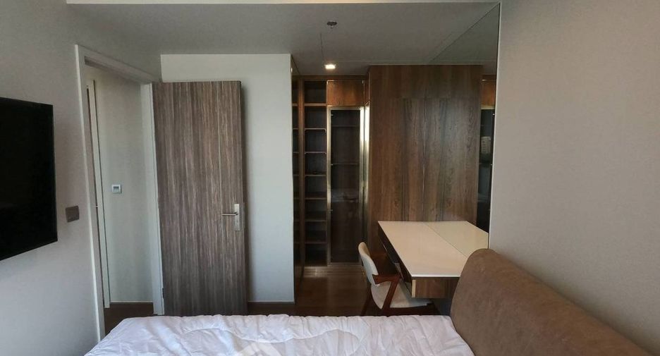 For rent 2 bedrooms condo in Khlong Toei, Bangkok
