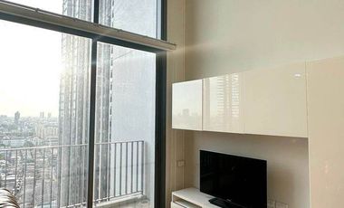 For rent 2 bedrooms condo in Pathum Wan, Bangkok