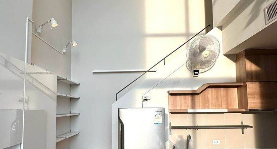 For rent 2 bedrooms condo in Pathum Wan, Bangkok
