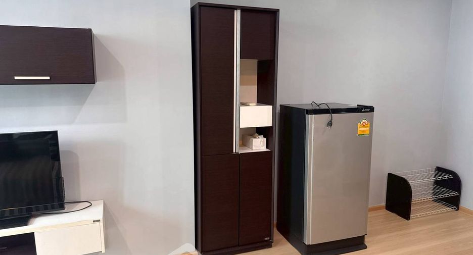 Wohnung zur Miete mit 1 Zimmer in Bang Rak, Bangkok