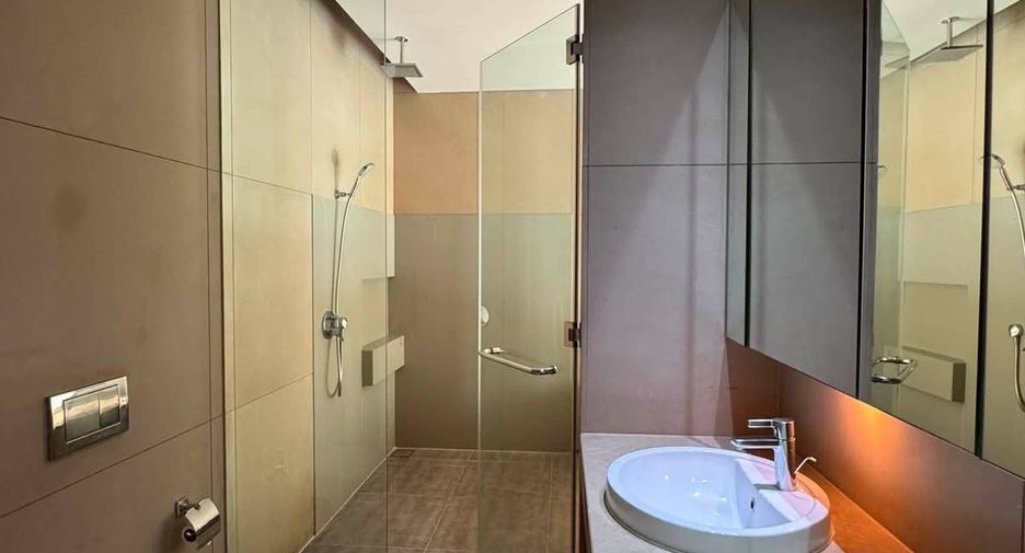 For rent 2 bedrooms condo in Sathon, Bangkok