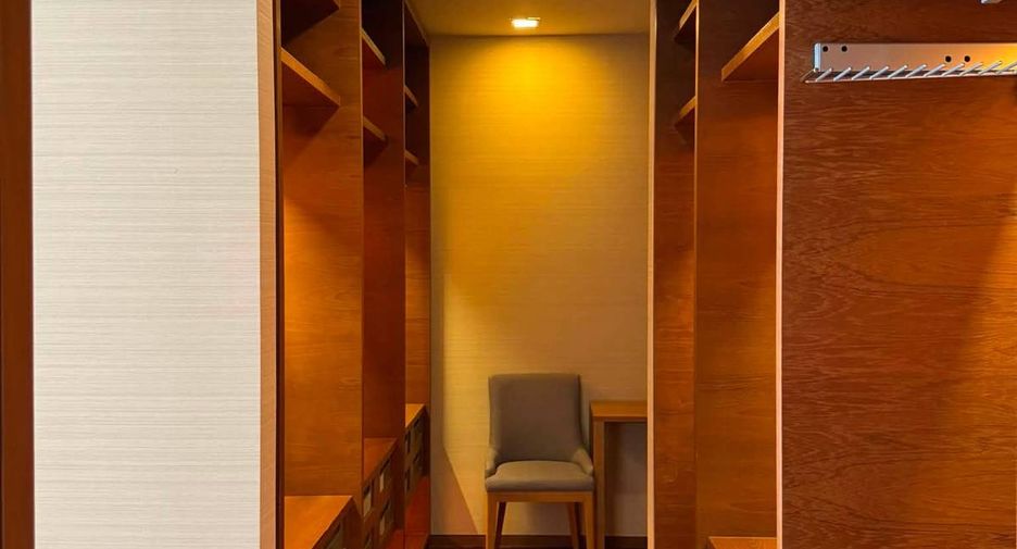 For rent 2 bedrooms condo in Sathon, Bangkok
