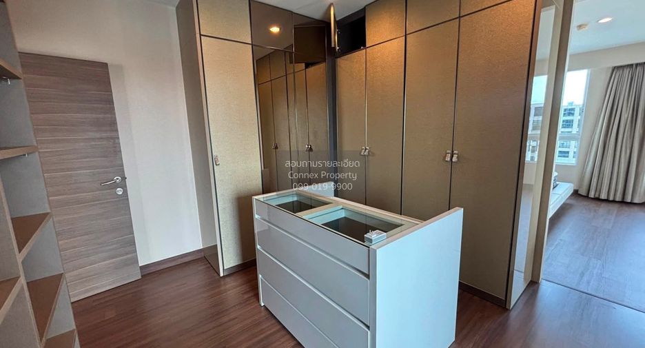 For rent 3 bedrooms condo in Yan Nawa, Bangkok
