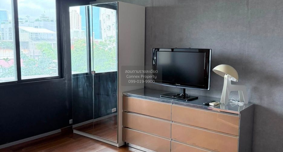 For rent 2 bedrooms condo in Yan Nawa, Bangkok