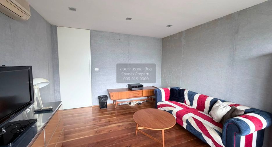 For rent 2 bedrooms condo in Yan Nawa, Bangkok