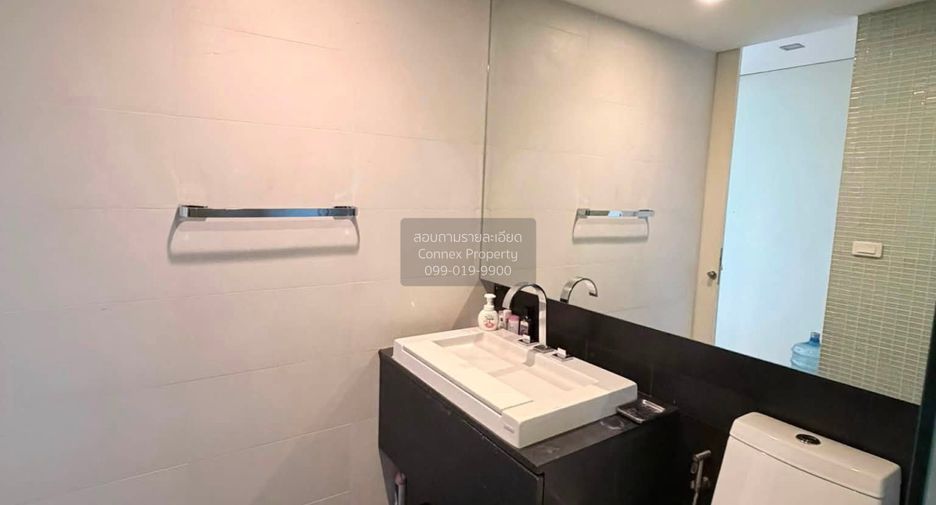 For rent 2 bedrooms condo in Yan Nawa, Bangkok
