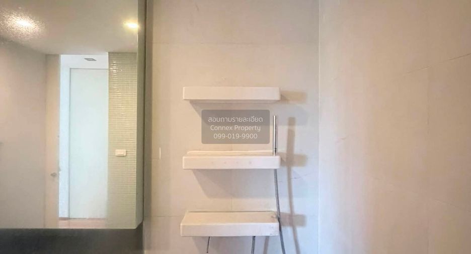 For rent 2 bedrooms condo in Yan Nawa, Bangkok
