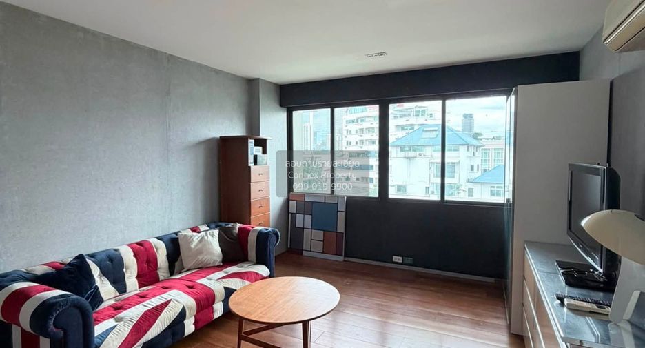 For rent 2 bedrooms condo in Yan Nawa, Bangkok