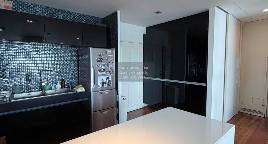 For rent 2 bedrooms condo in Yan Nawa, Bangkok