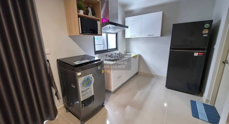 For rent 3 bedrooms townhouse in Bang Phli, Samut Prakan