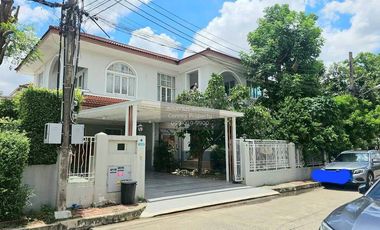 Casa en alquiler de 4 habitaciones en Bang Khen, Bangkok