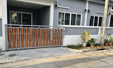 出租 2 卧室 联排别墅 在 Phuket Town, 普吉