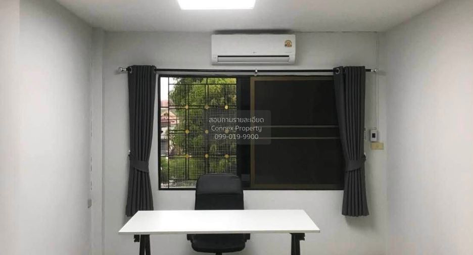 Reihenhaus zur Miete mit 4 Zimmer in Phra Khanong, Bangkok