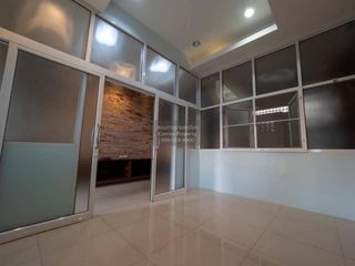 Reihenhaus zur Miete mit 4 Zimmer in Phra Khanong, Bangkok