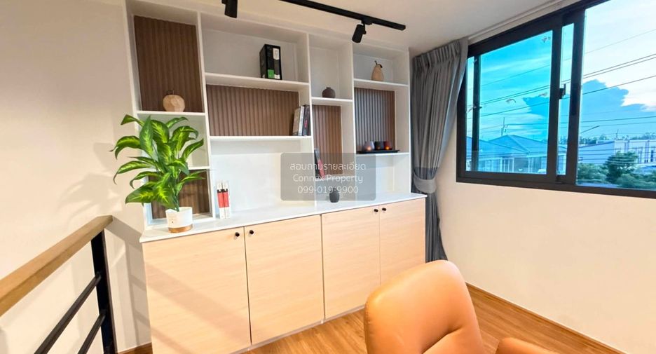 For rent 3 bedrooms townhouse in Bang Phli, Samut Prakan