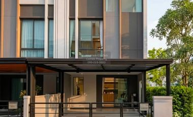 For rent 3 bedrooms townhouse in Bang Phli, Samut Prakan