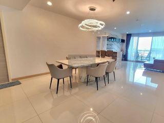 For rent 2 bedrooms condo in Yan Nawa, Bangkok