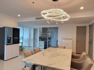 For rent 2 bedrooms condo in Yan Nawa, Bangkok