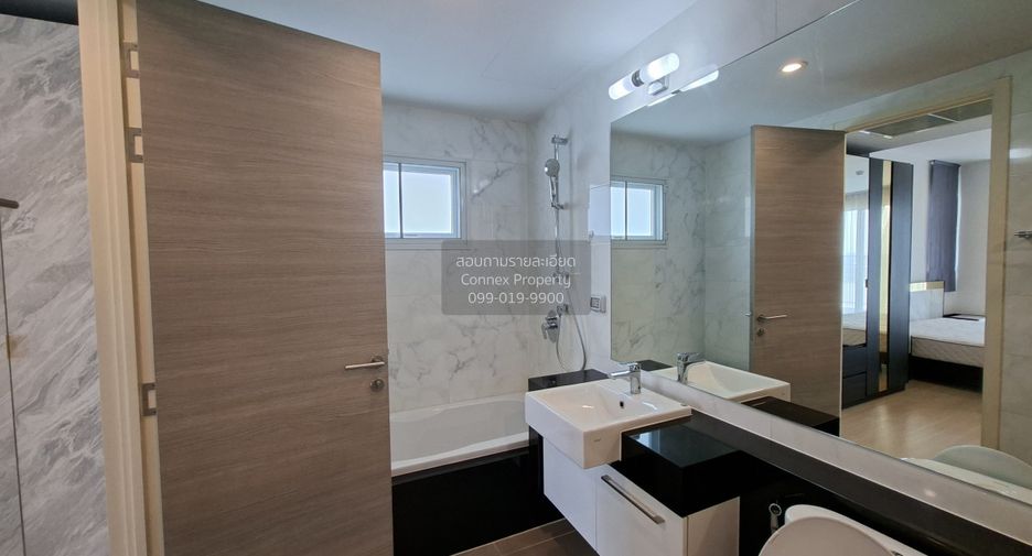 For rent 2 bedrooms condo in Yan Nawa, Bangkok