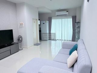 出租 3 卧室 联排别墅 在 Sai Mai, 曼谷