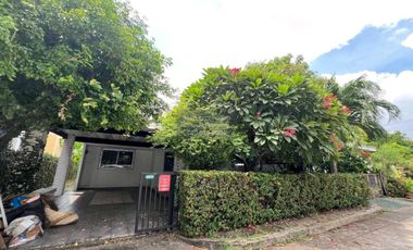 Casa en alquiler de 3 habitaciones en Saphan Sung, Bangkok