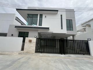 Casa en alquiler de 4 habitaciones en Bang Khen, Bangkok