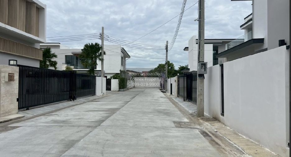 Casa en alquiler de 4 habitaciones en Bang Khen, Bangkok