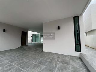 Casa en alquiler de 4 habitaciones en Bang Khen, Bangkok