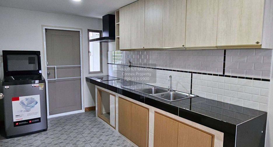 Haus zur Miete mit 4 Zimmer in Bang Lamung, Chonburi